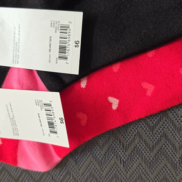 MIXIT BRAND WOMEN'S HEARTS VALENTINES BUNDLE OF 2 CREW SOCKS FITS SHOE SIZE 4-10 - Picture 7 of 7